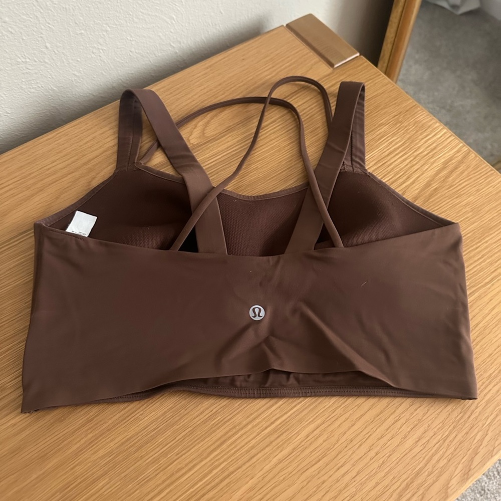 Lululemon D/DD cup sports bra